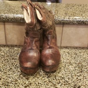 Bedstu wood platform slouchy leather boots